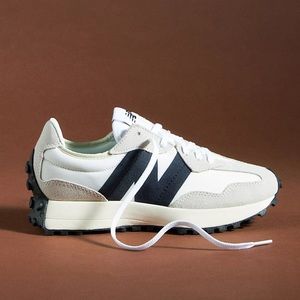 New Balance 327 Sneakers size 7